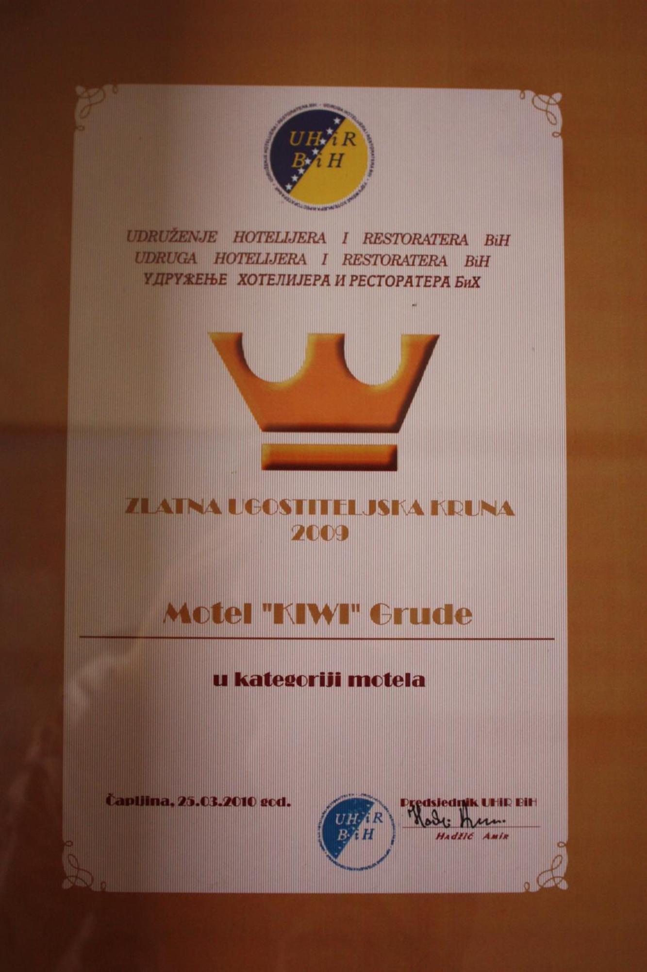 Motel Kiwi Grude Екстер'єр фото