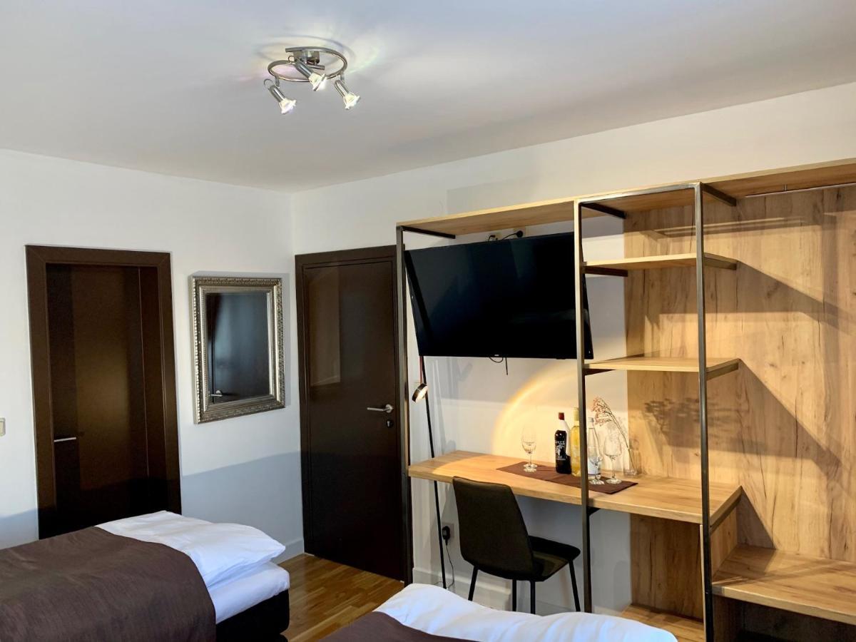 Motel Kiwi Grude Екстер'єр фото