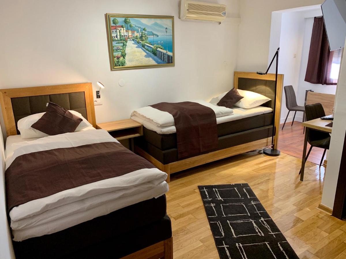 Motel Kiwi Grude Екстер'єр фото