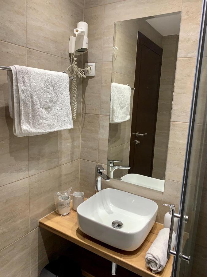 Motel Kiwi Grude Екстер'єр фото