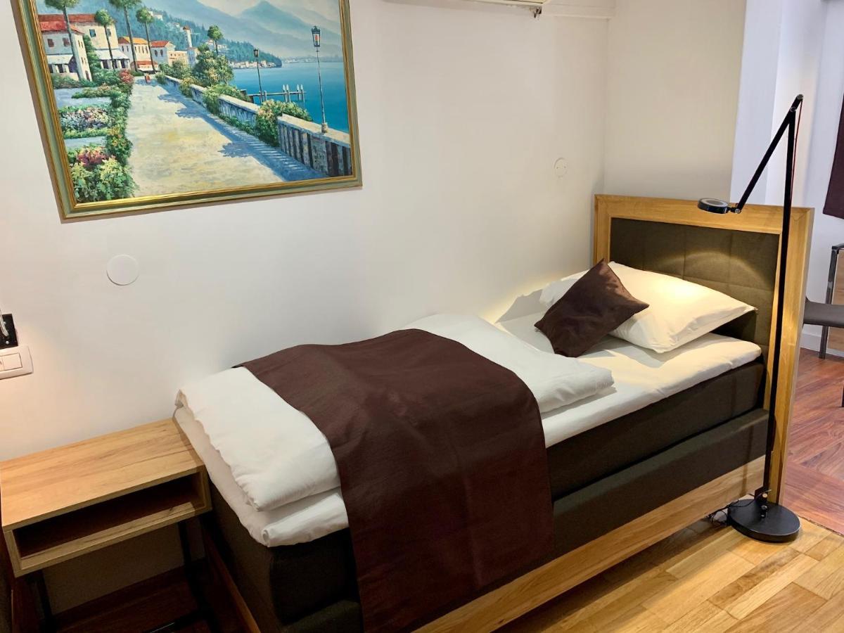 Motel Kiwi Grude Екстер'єр фото