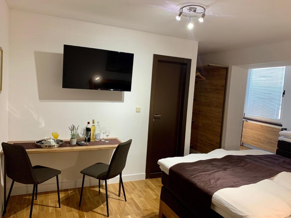 Motel Kiwi Grude Екстер'єр фото