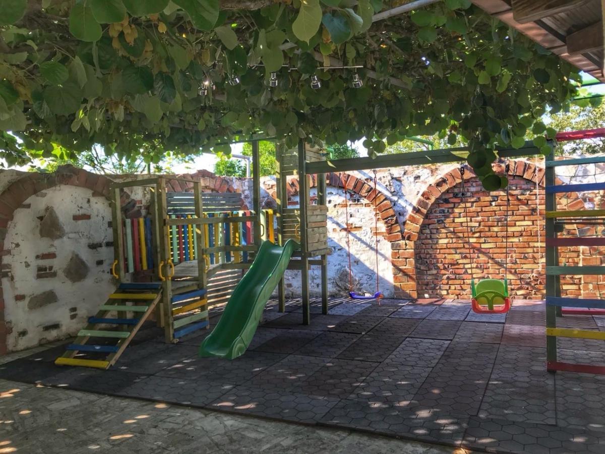 Motel Kiwi Grude Екстер'єр фото